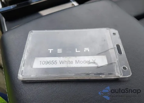 2021 Tesla Model Y Standard Range Rear-Wheel Drive from USA, damaged, VIN 5YJYGDEDXMF109655